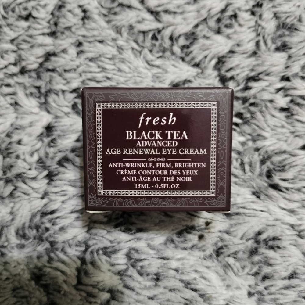 Fresh Black Tea Eye Cream in Elegant Black Packaging